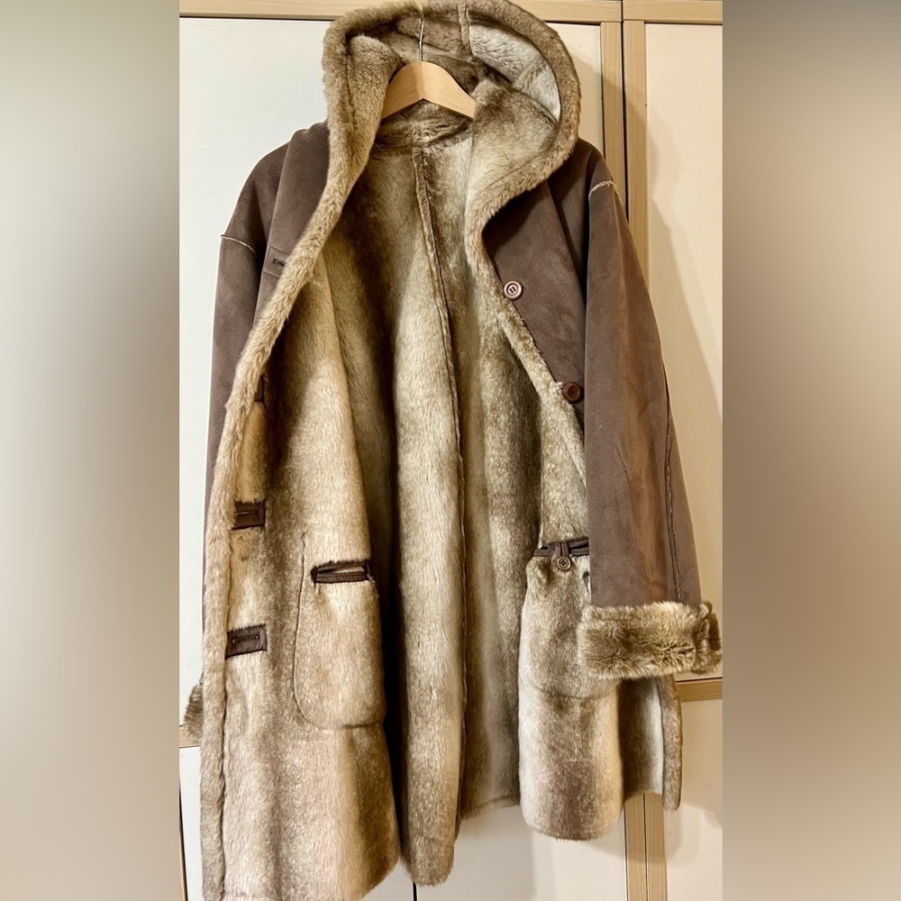 Beautiful reversible  Jones NY coat. Really gorgeous.